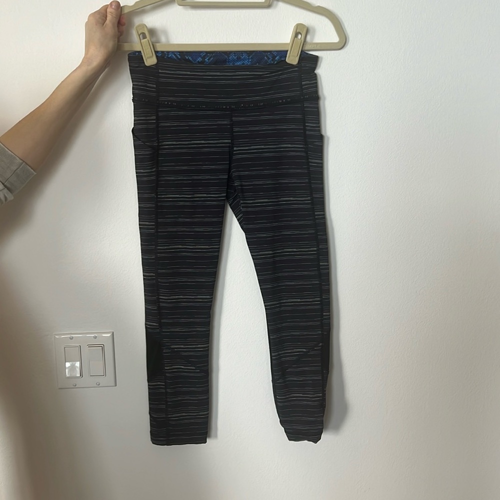 Lululemon size 6 leggings with side pockets